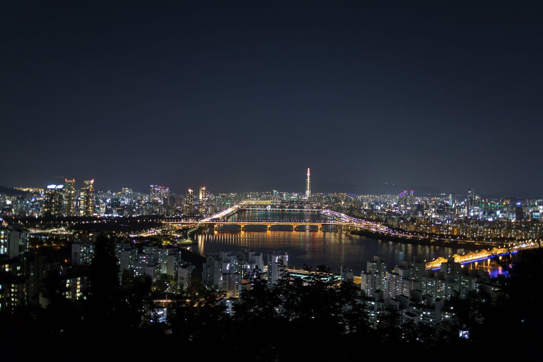 General visual reference for Cruising Through the World Cup Qualifiers. Source: Pexels / Photo by O-seop Sim / Pexels License / https://www.pexels.com/photo/maebong-mountain-park-in-seoul-15375761/