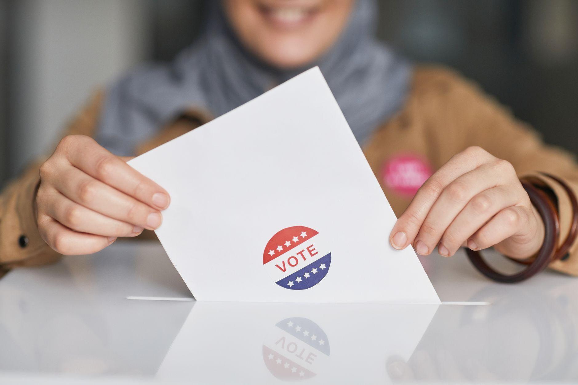 General visual reference for Strategizing for Electoral Success. Source: Pexels / Photo by Edmond Dantès / Pexels License / https://www.pexels.com/photo/a-woman-dropping-her-vote-in-a-box-7103185/