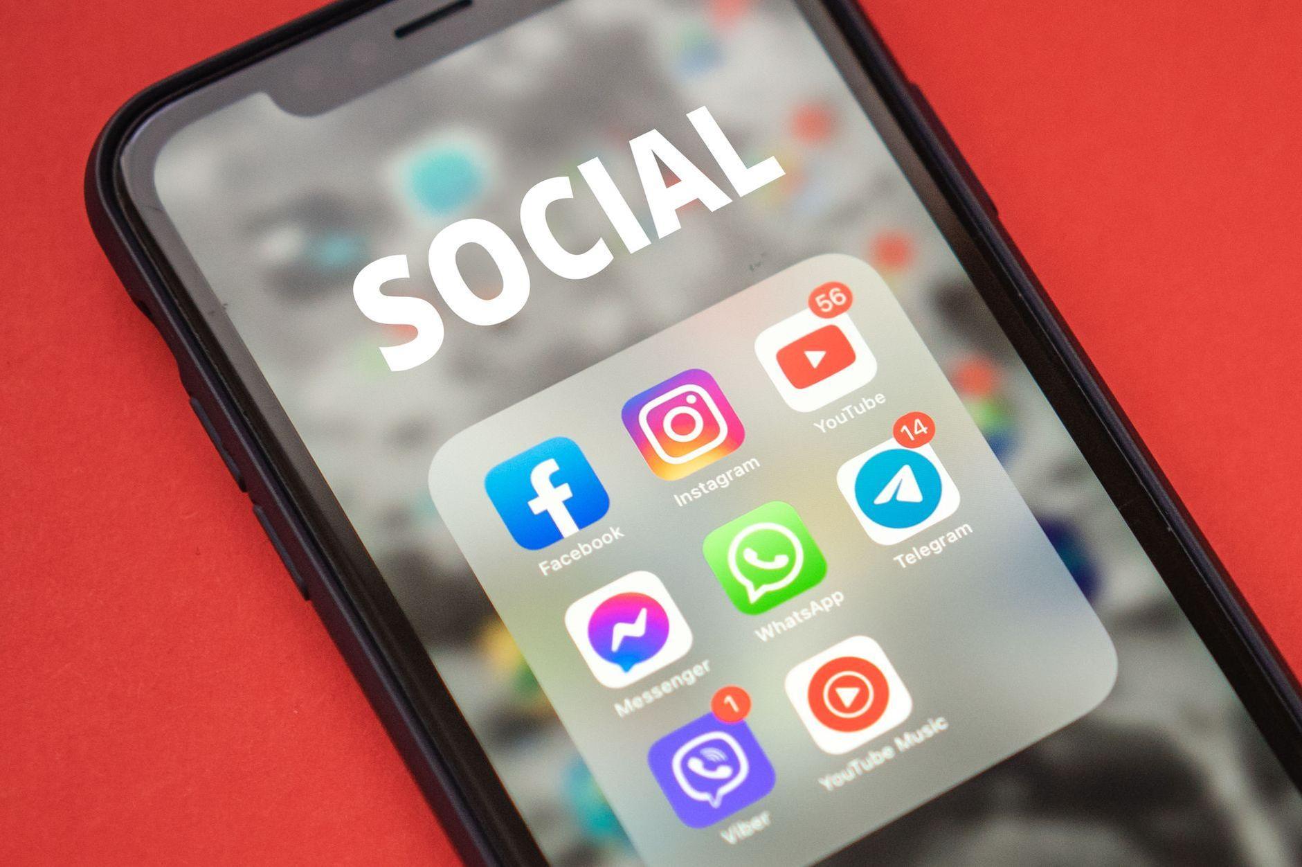 General visual reference for The 'Gapa' Fandom and Community Subculture. Source: Pexels / Photo by Atlantic Ambience / Pexels License / https://www.pexels.com/photo/mobile-app-icons-on-a-smartphone-screen-9822748/