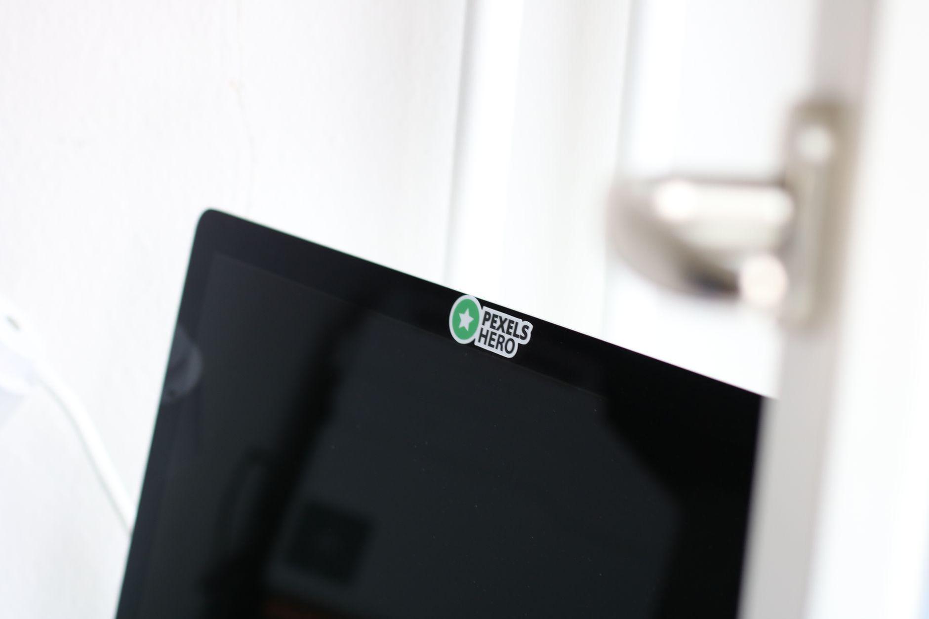 General visual reference for The Aesthetics of Gajaeman's Stream. Source: Pexels / Photo by Dzenina Lukac / Pexels License / https://www.pexels.com/photo/closeup-photo-of-opened-black-laptop-computer-with-pexels-hero-sticker-930531/
