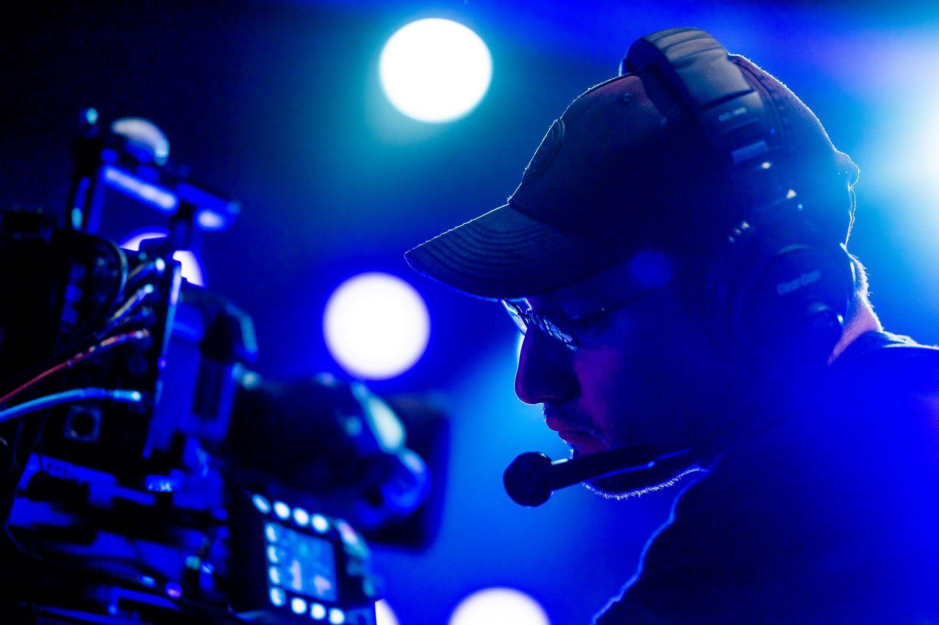 General visual reference for Post-'Chuck' Career Transitions. Source: Pexels / Photo by Caleb Oquendo / Pexels License / https://www.pexels.com/photo/professional-videographer-at-work-behind-camera-34519041/