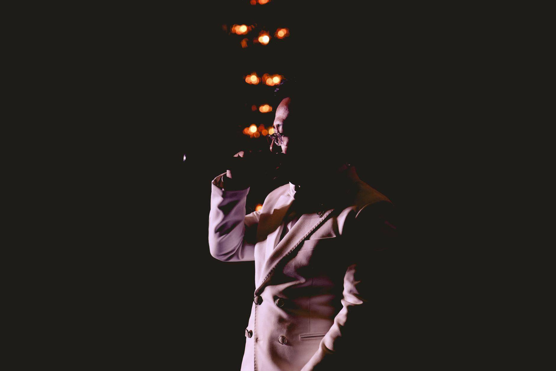 General visual reference for Embracing the Trot Wave: Ryu Ji-kwang. Source: Pexels / Photo by Lê Minh / Pexels License / https://www.pexels.com/photo/man-wearing-gray-blazer-977234/