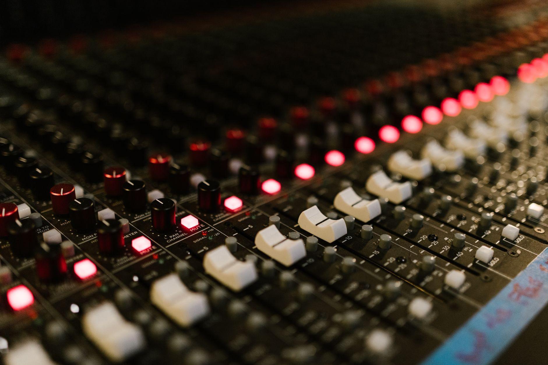 General visual reference for Musical Identity and Soundscape. Source: Pexels / Photo by RDNE Stock project / Pexels License / https://www.pexels.com/photo/close-up-of-a-console-in-a-music-recording-studio-8197361/