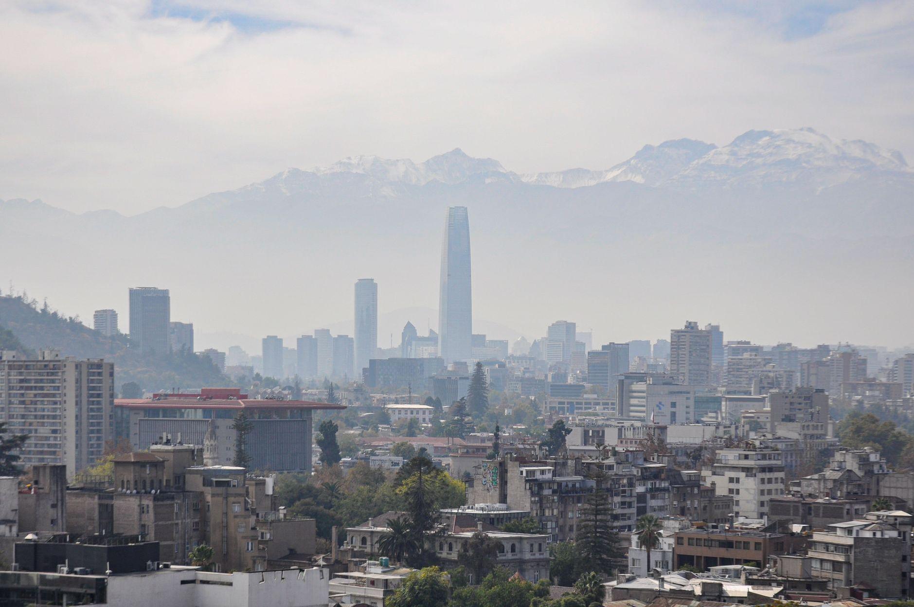 General visual reference for Return to South America with Universidad Católica. Source: Pexels / Photo by Nikolai Kolosov / Pexels License / https://www.pexels.com/photo/santiago-skyline-with-andes-mountains-backdrop-37309391/