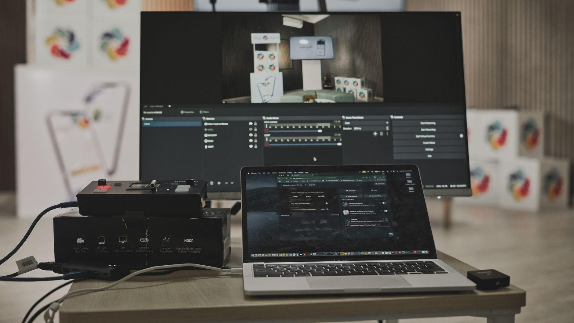General visual reference for The Rise on AfreecaTV. Source: Pexels / Photo by Ben Khatry / Pexels License / https://www.pexels.com/photo/modern-multimedia-setup-with-laptop-display-30879395/