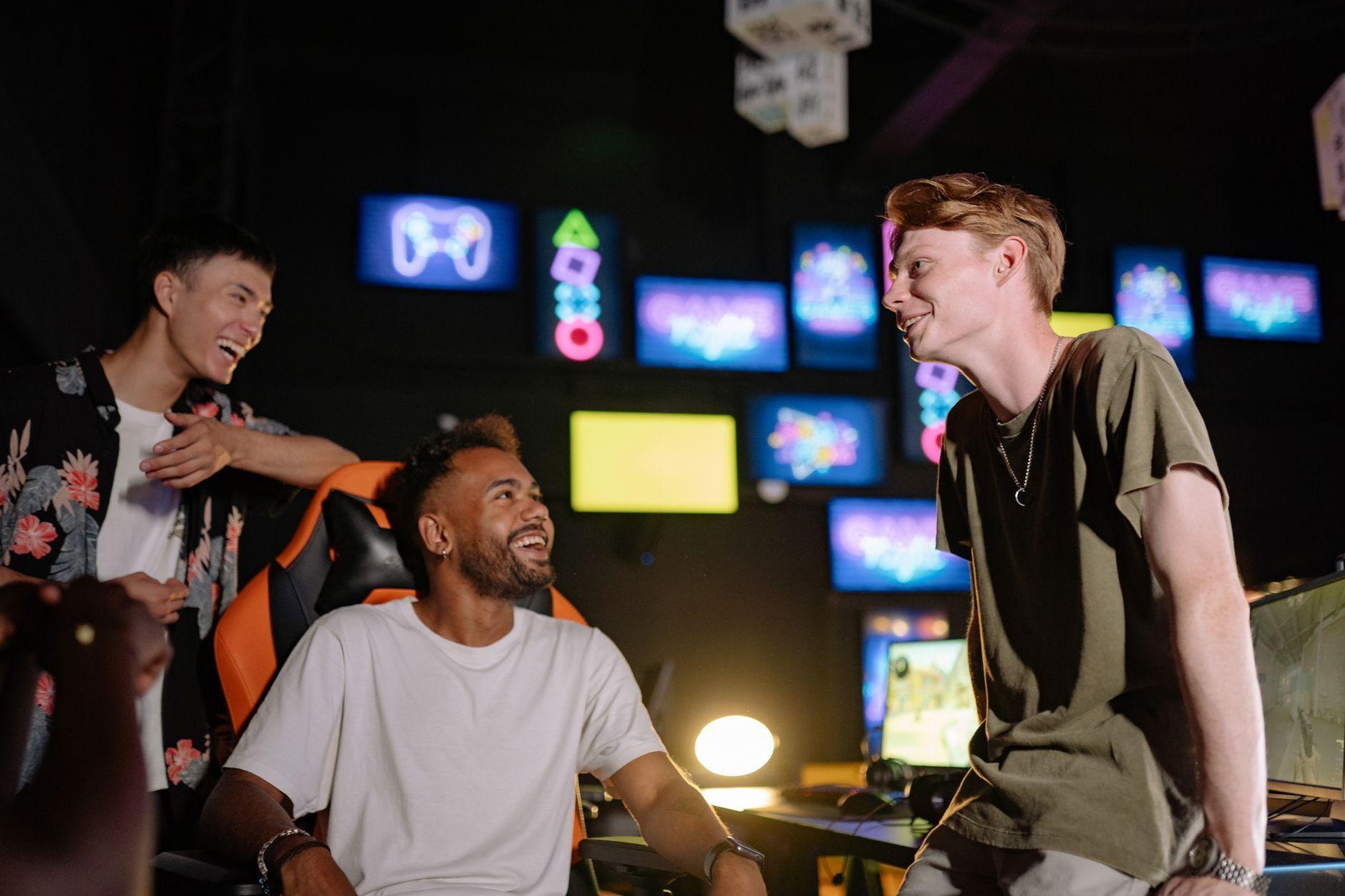 General visual reference for The 'Angry Brothers' and Collaborative Chaos. Source: Pexels / Photo by Yan Krukau / Pexels License / https://www.pexels.com/photo/group-of-gamers-smiling-in-a-meeting-9072215/