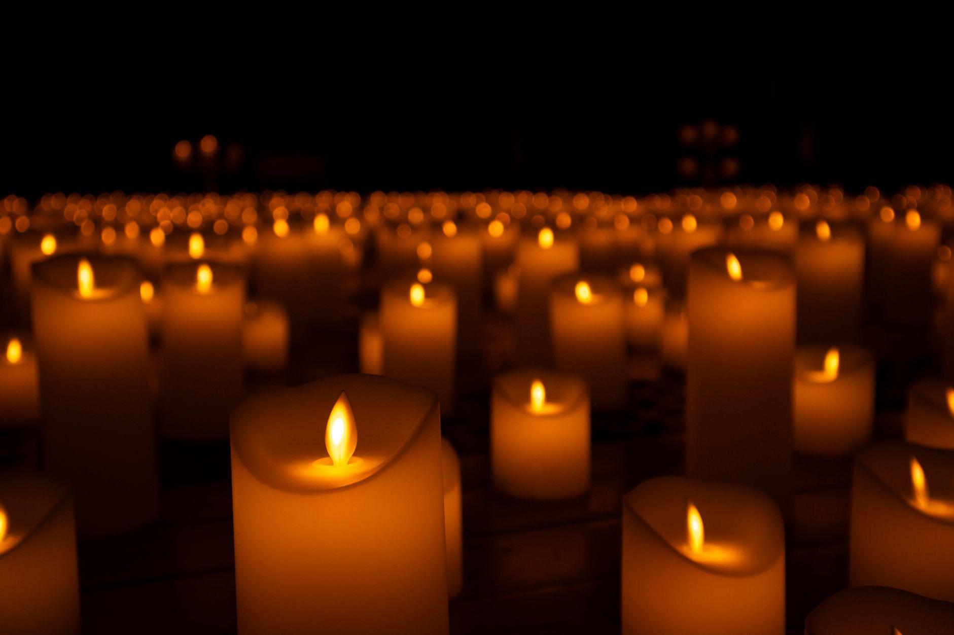 General visual reference for Remembering Goo Hara Through the Music. Source: Pexels / Photo by Matheus Costa / Pexels License / https://www.pexels.com/photo/warm-candlelit-glow-with-a-serene-atmosphere-37368064/