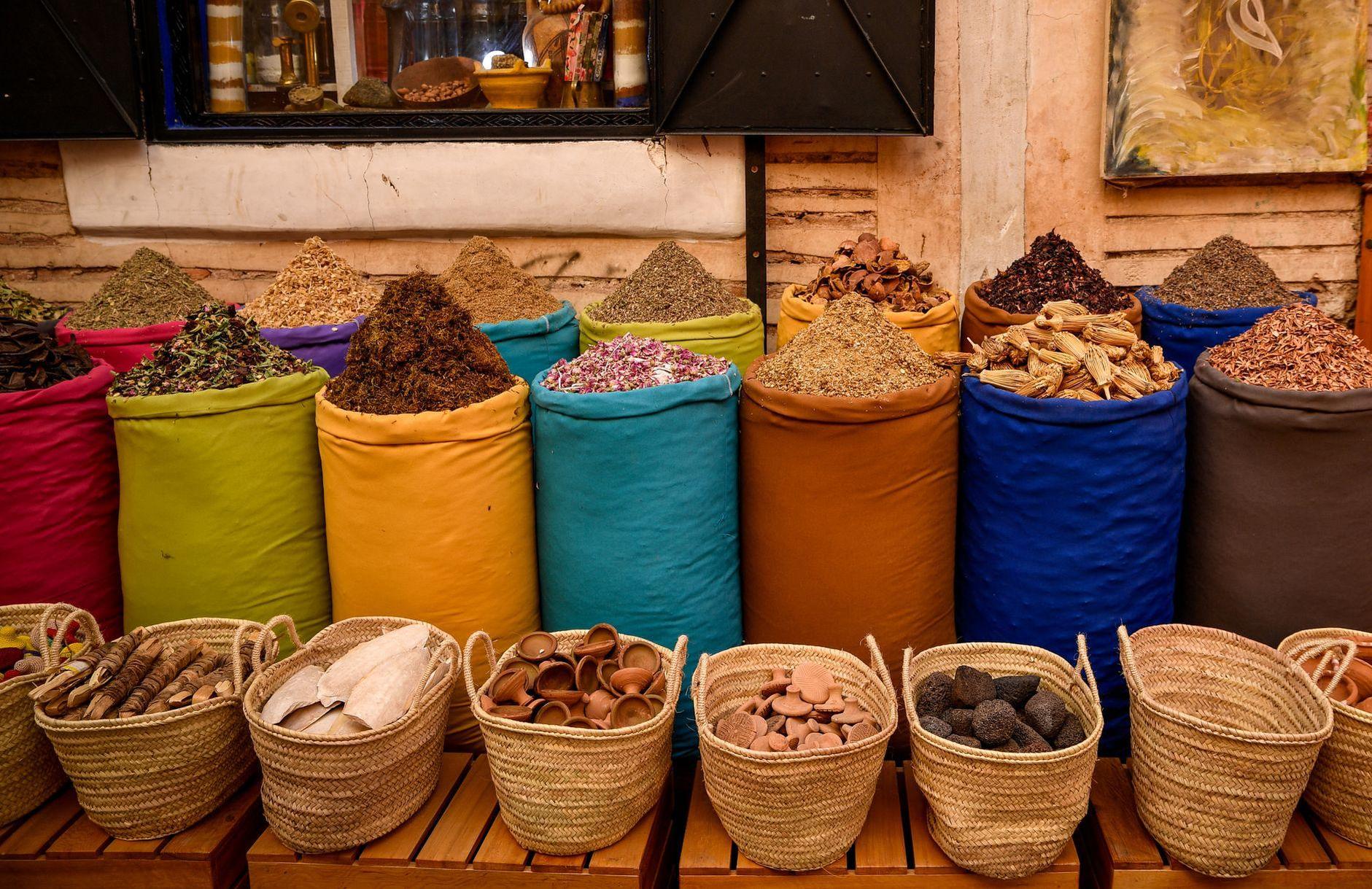 General visual reference for Tourism and the Cultural Magnetism of Imperial Cities. Source: Pexels / Photo by Margo Evardson / Pexels License / https://www.pexels.com/photo/vibrant-spice-market-in-marrakesh-medina-35787276/