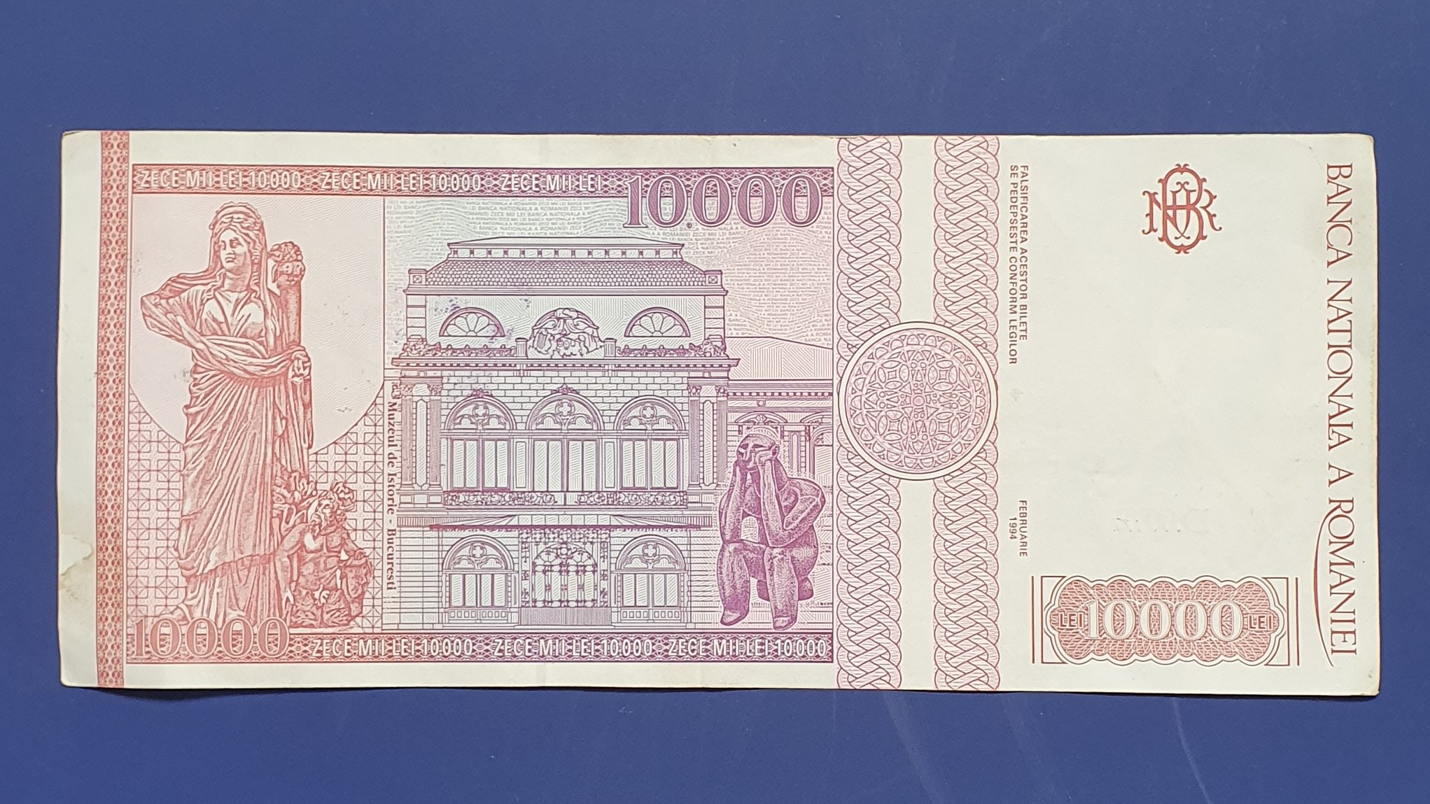 10000 Leu back