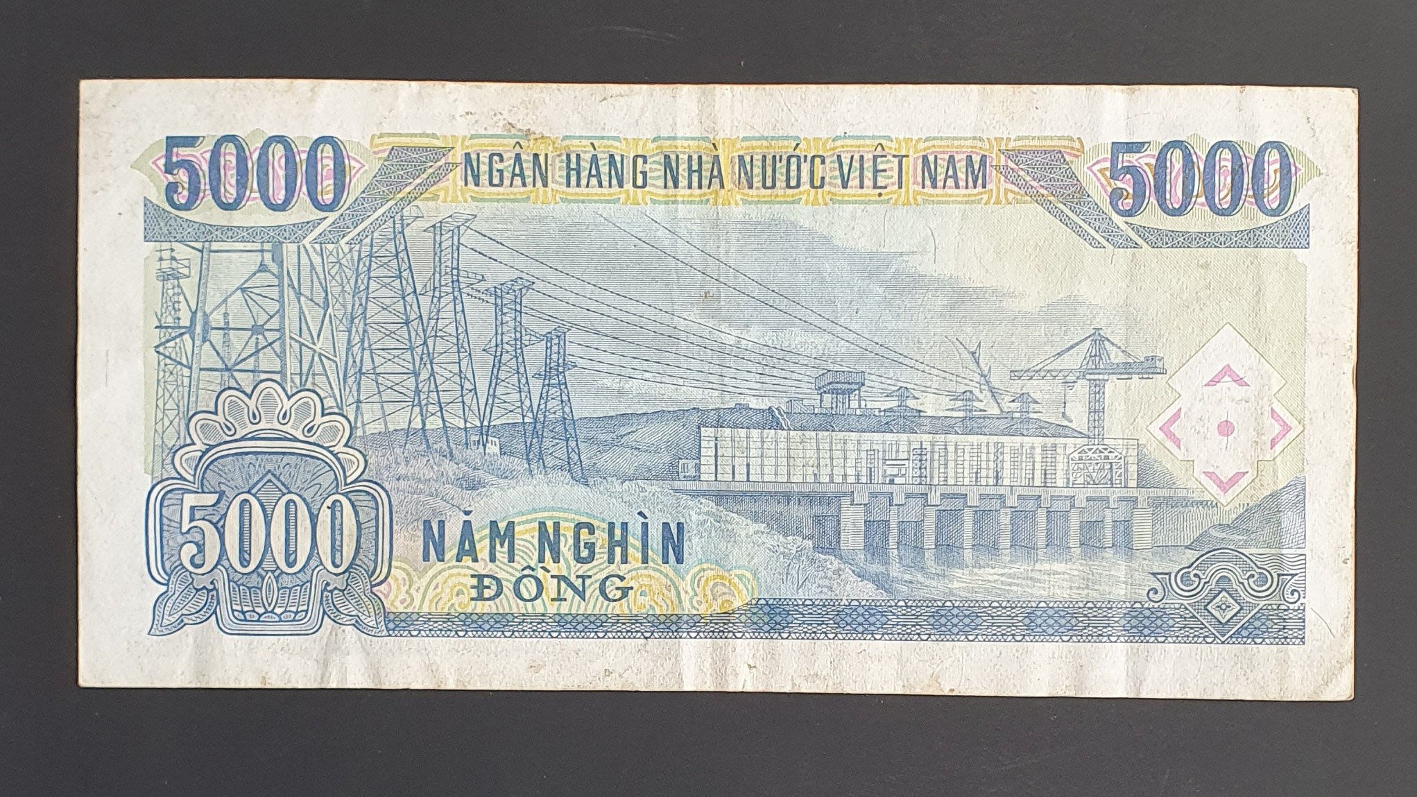 5000 Dong back