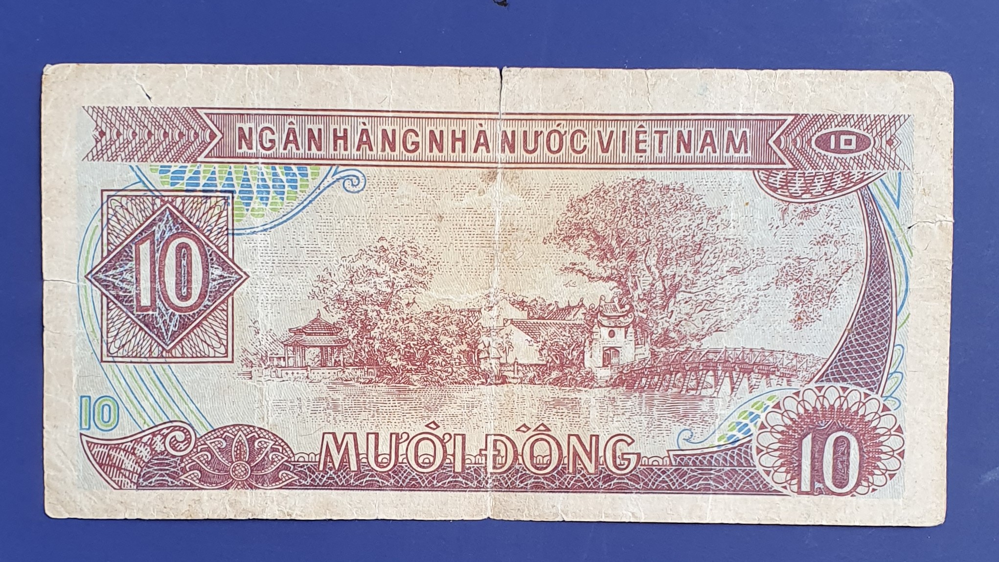 10 Dong back