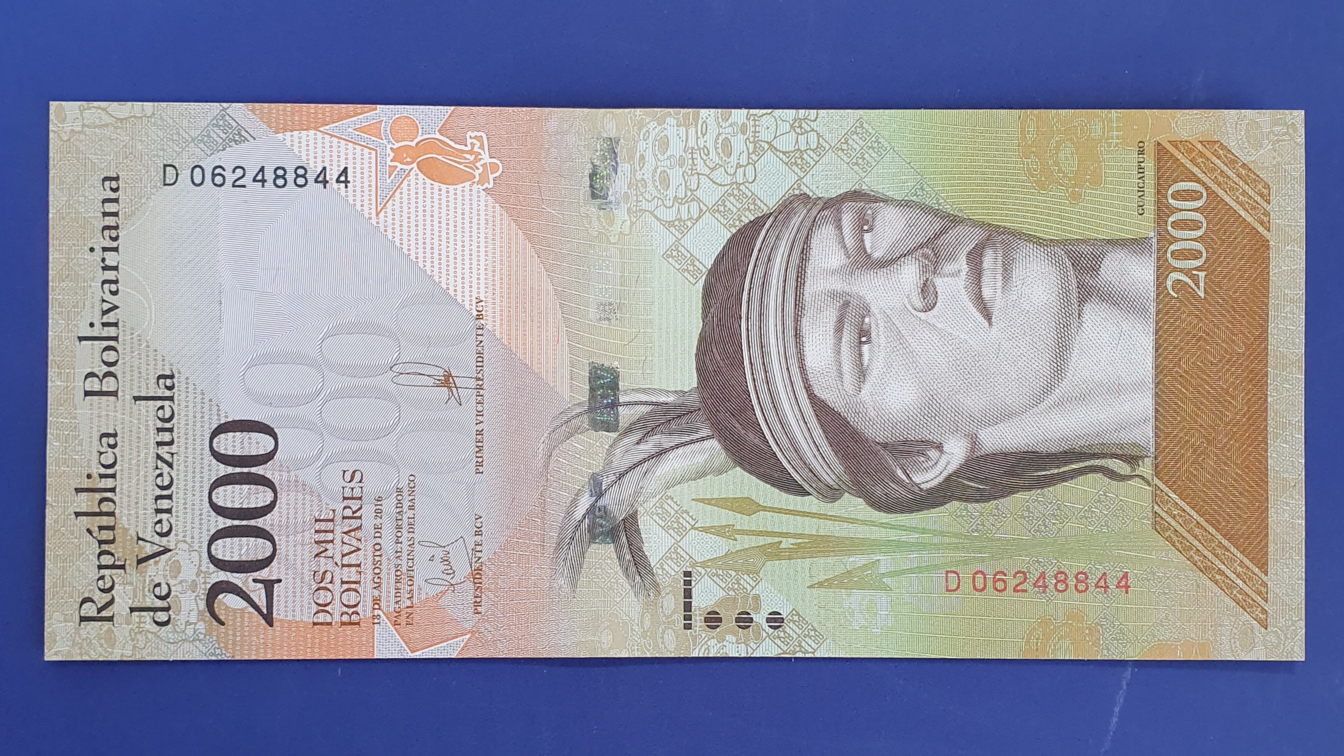 2000 Bolivar front
