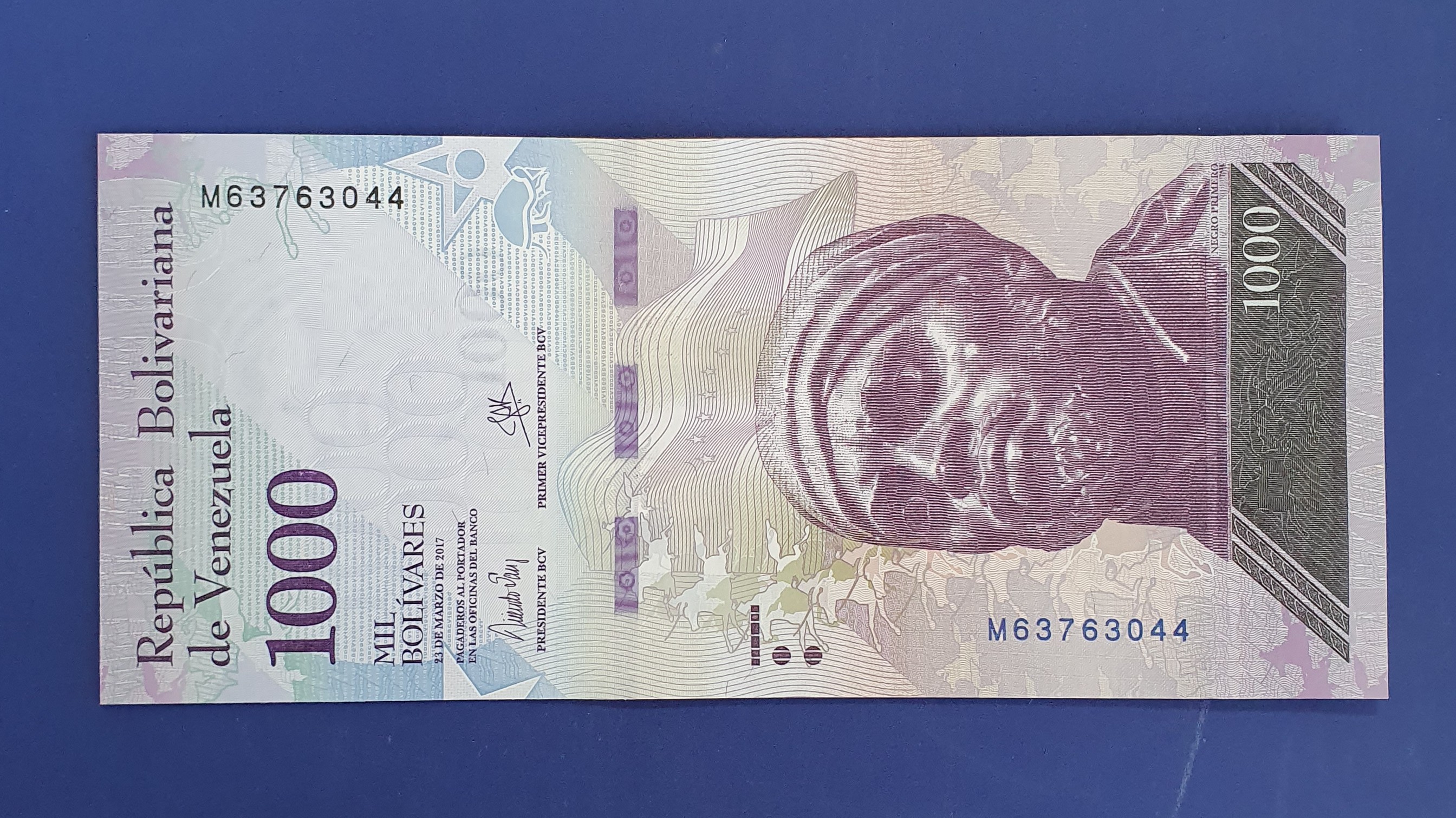 Venezuela 1000 Bolivar banknote 2017 - CurrencyHub