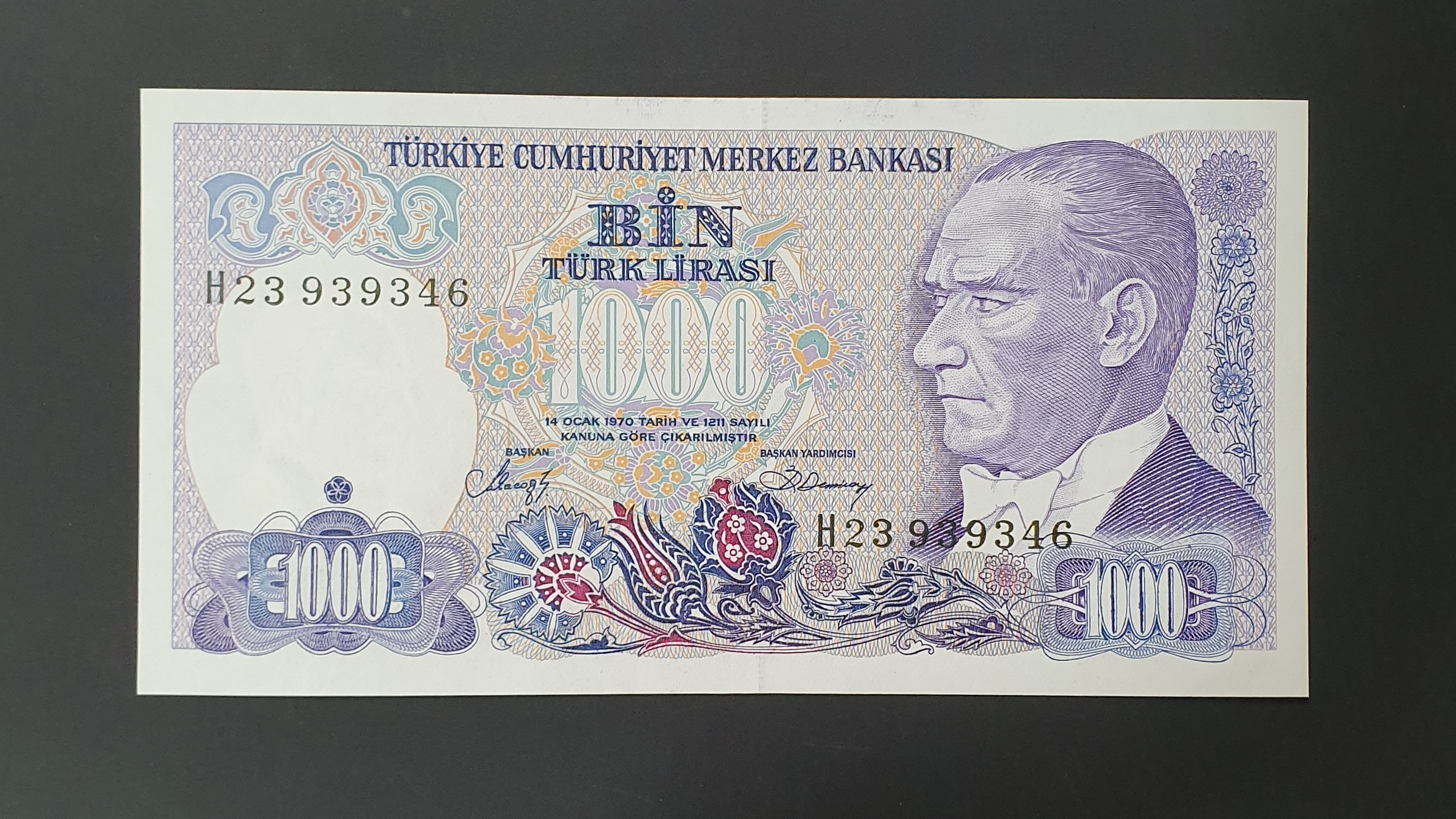 Turkey 1000 Lira banknote 1988 - CurrencyHub