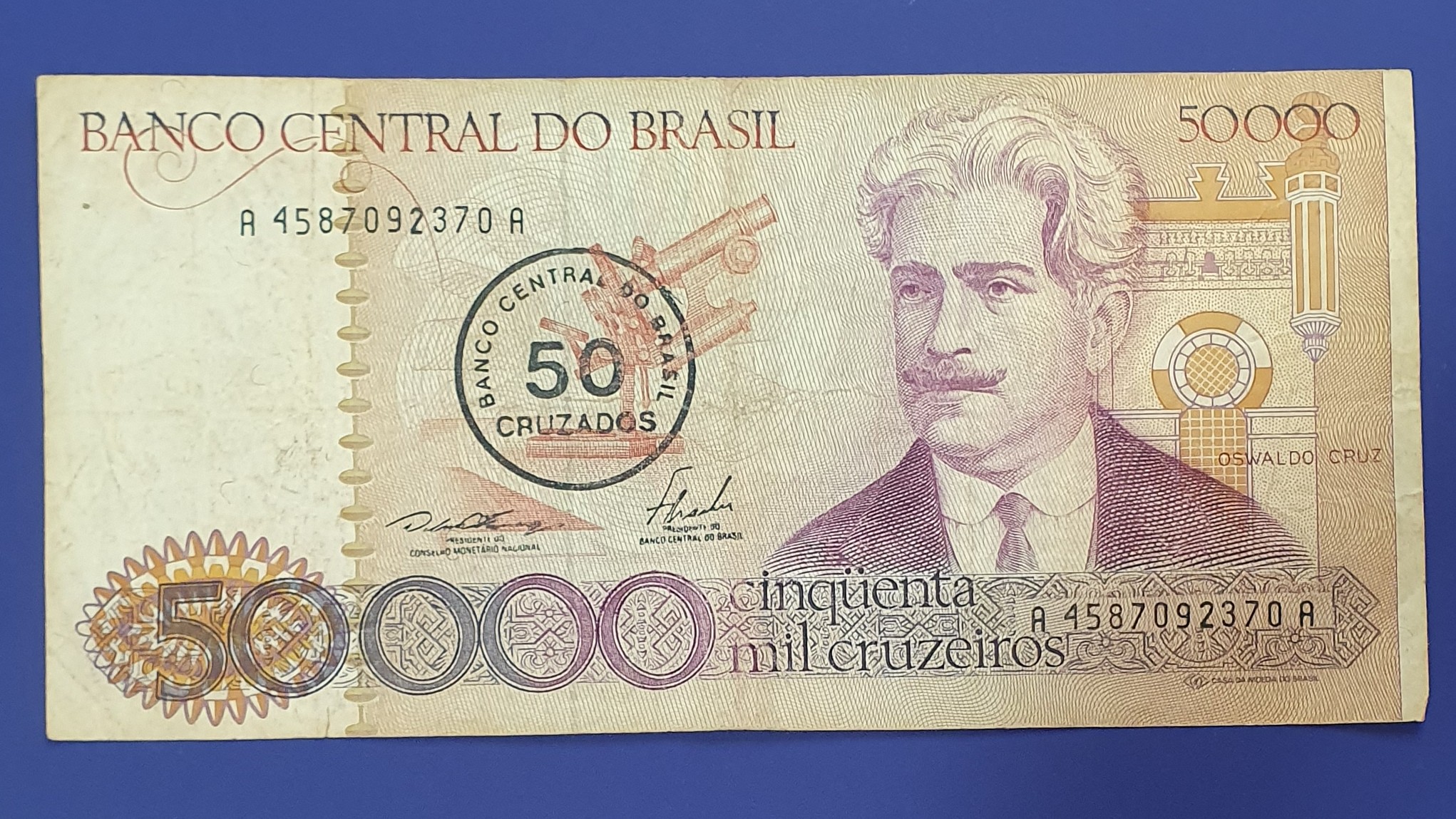 50 Cruzado front
