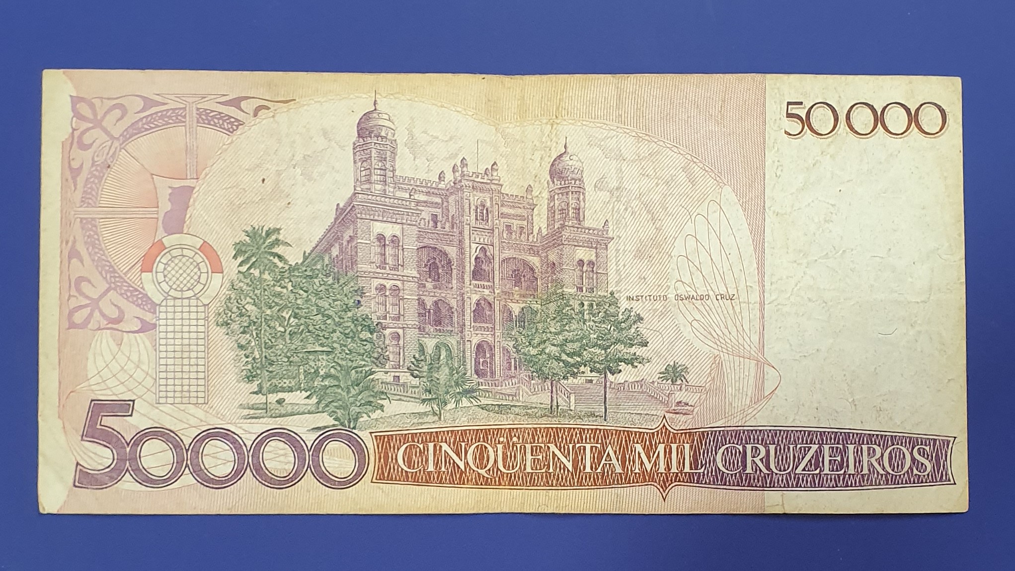 50 Cruzado back