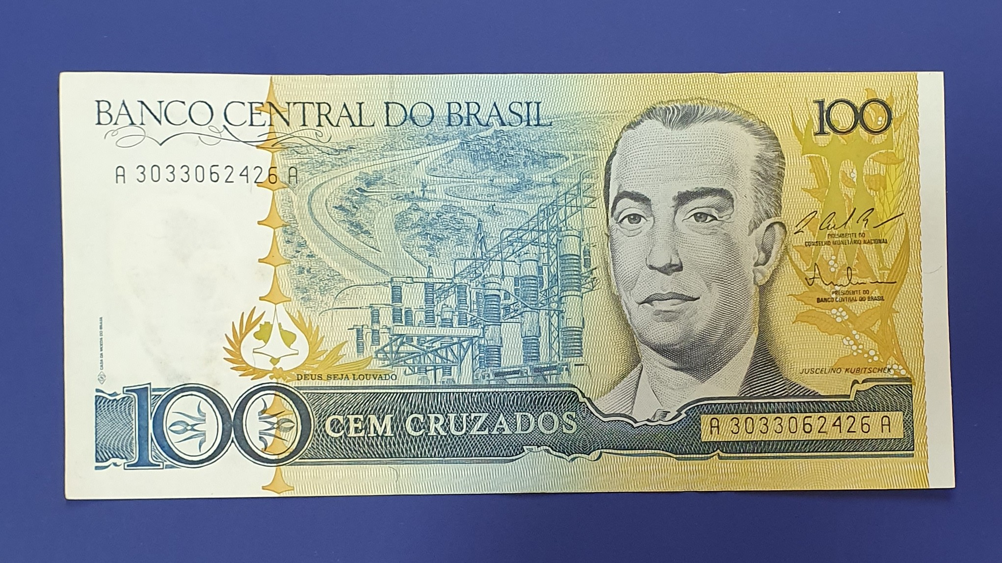 100 Cruzado front