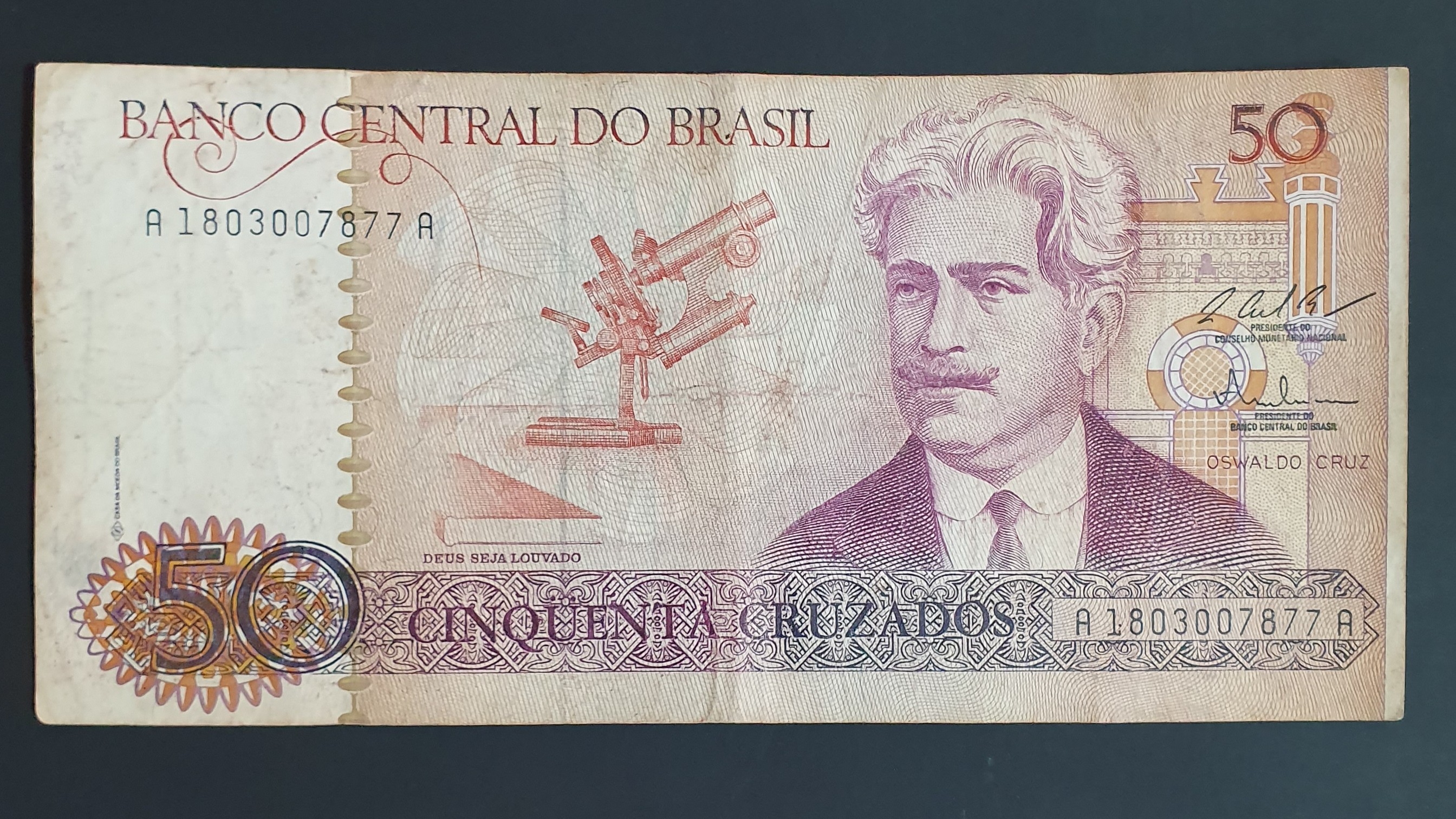 50 Cruzado front