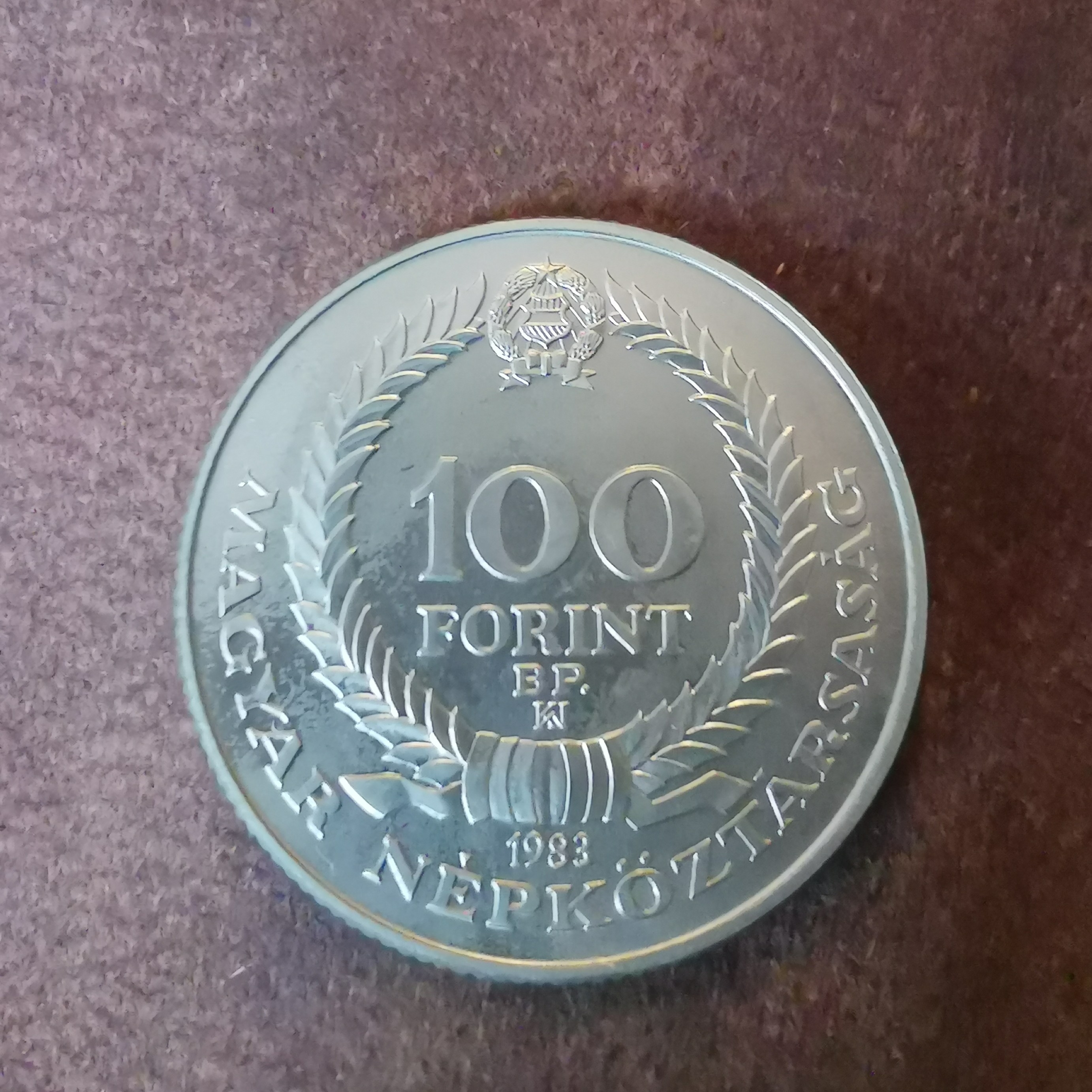 100 Forint back