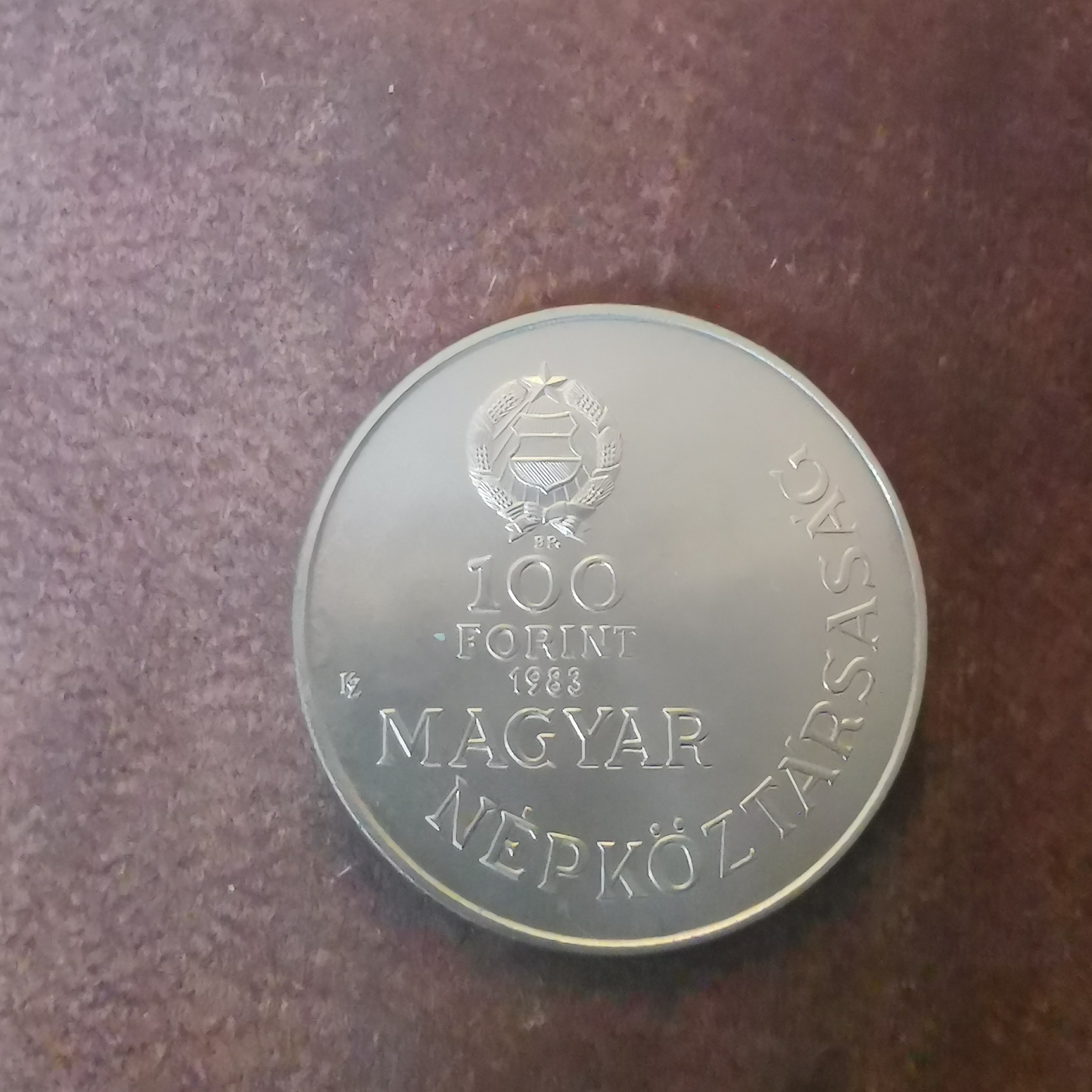 100 Forint back