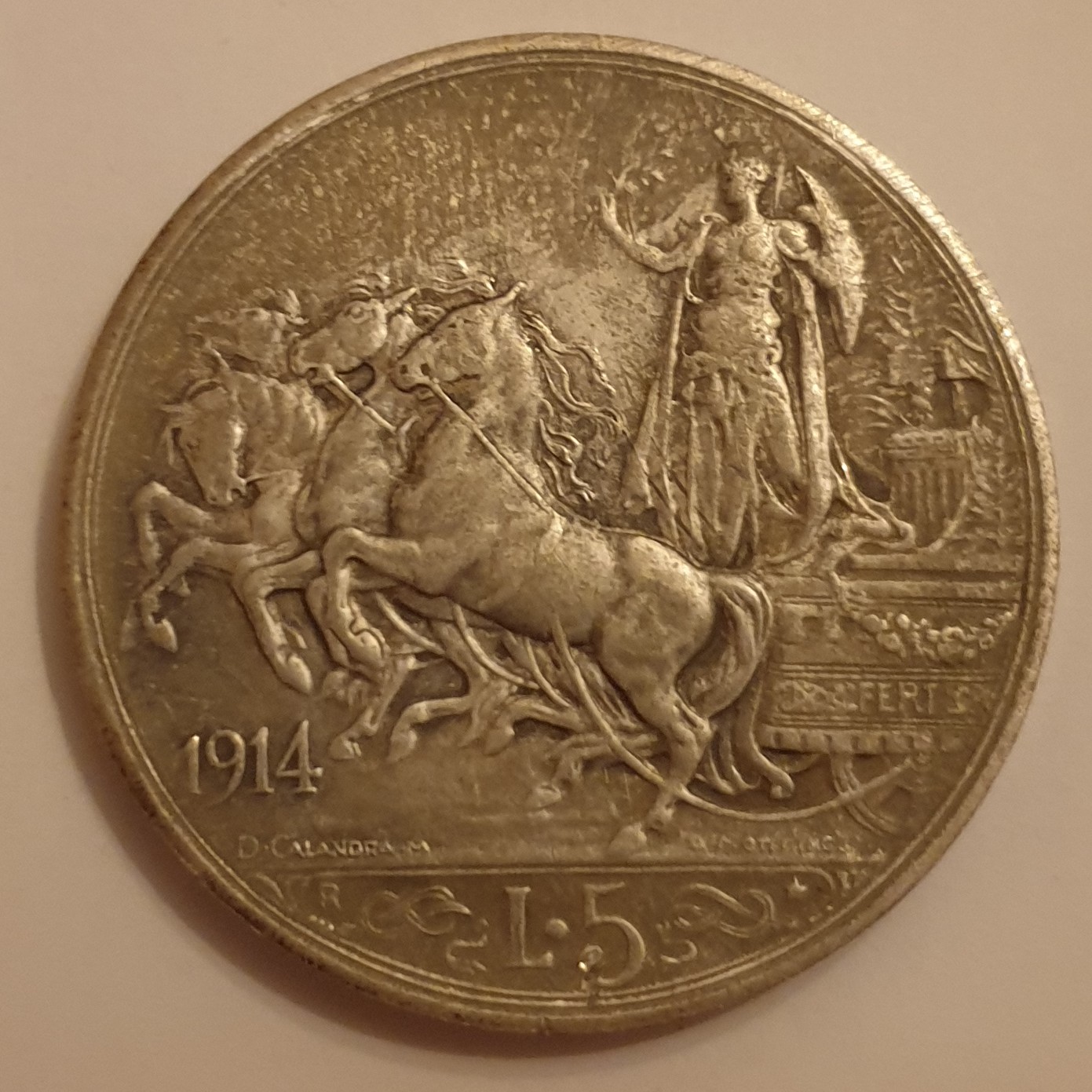 5 Lira front