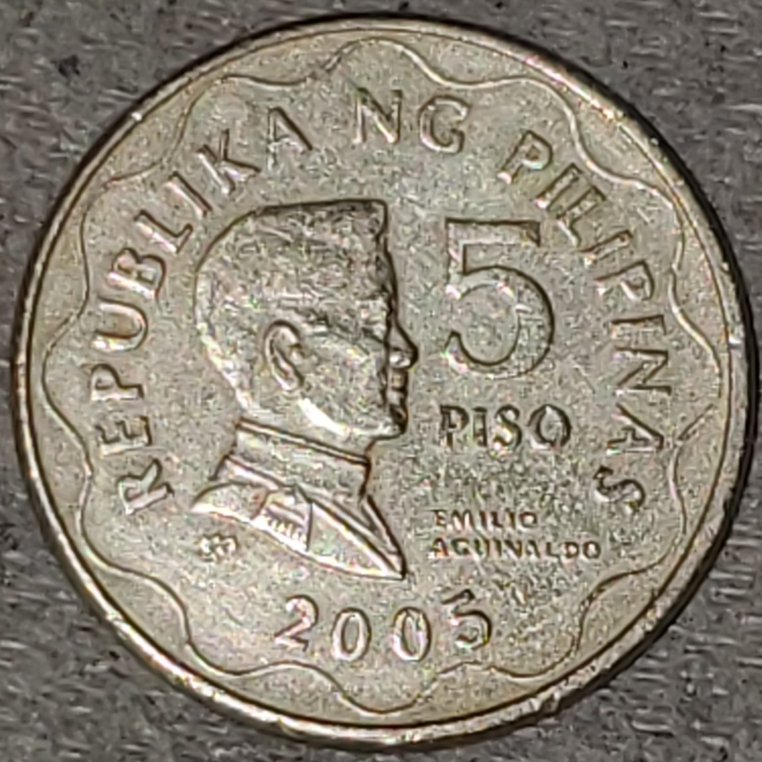 5 Peso back