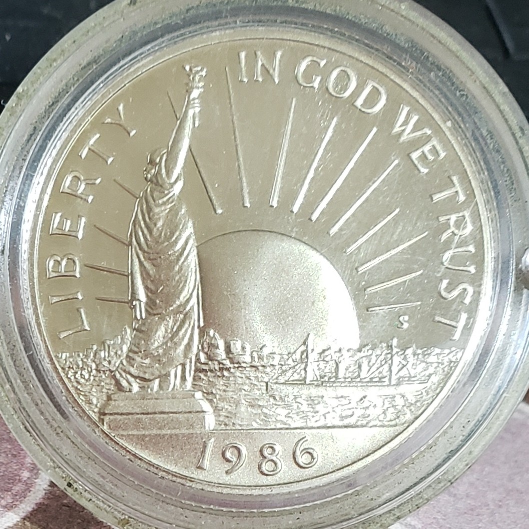 1/2 Dollar back