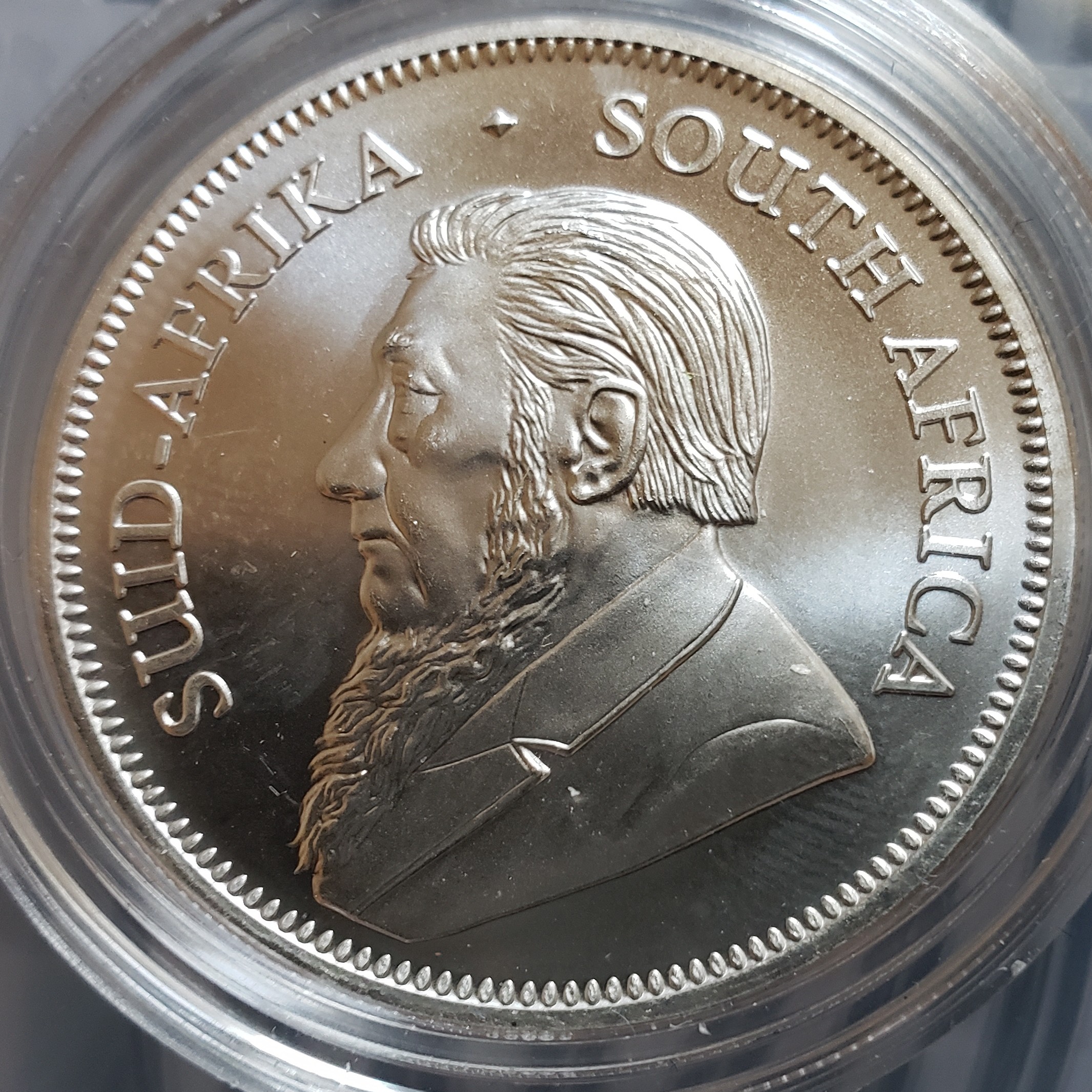 1 Rand back
