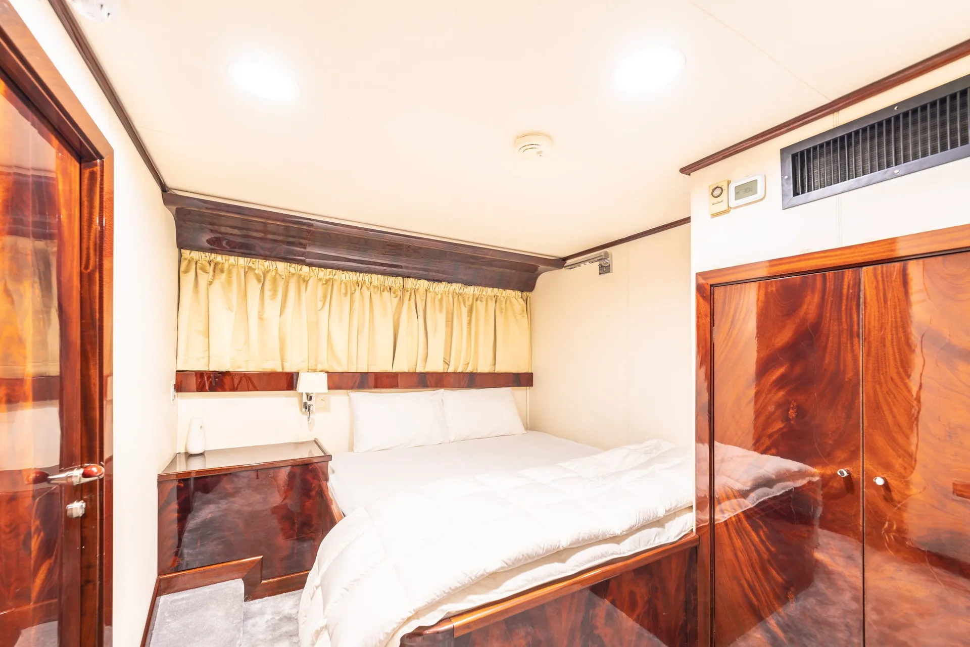 142ft Yacht SEAMASTER 9