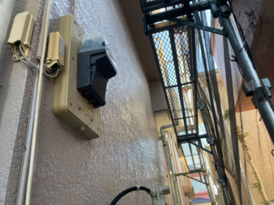 加須市蔦撤去及び外壁塗装工事