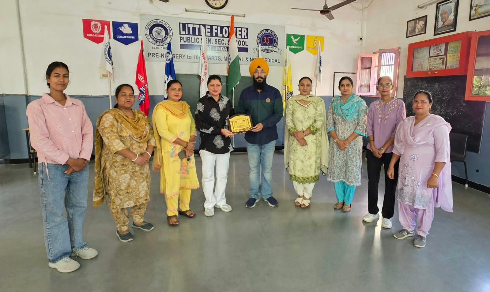ਵਿਦਿਆਰਥੀਆਂ ਨੂੰ ਸਫ਼ਾਈ ਪ੍ਰਤੀ ਕੀਤਾ ਪ੍ਰੇਰਿਤ