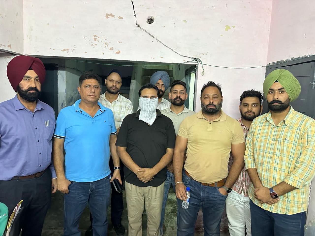 ਵਿਜੀਲੈਂਸ ਬਿਊਰੋ ਵੱਲੋਂ ਇੱਕ ਲੱਖ ਰੁਪਏ ਰਿਸ਼ਵਤ ਲੈਂਦਾ ਐਸ.ਐਚ.ਓ. ਰੰਗੇ ਹੱਥੀਂ ਕਾਬੂ