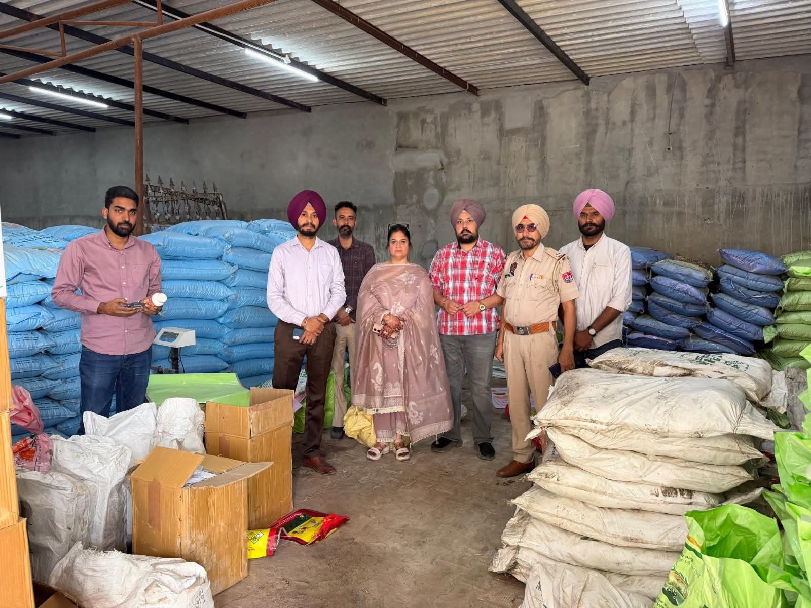 ਖੇਤੀਬਾੜੀ ਵਿਭਾਗ ਵੱਲੋਂ ਅਣ-ਅਧਿਕਾਰਤ ਗੋਦਾਮ ਕੀਤਾ ਗਿਆ ਸੀਲ, ਐੱਫ ਆਈ ਆਰ ਦਰਜ