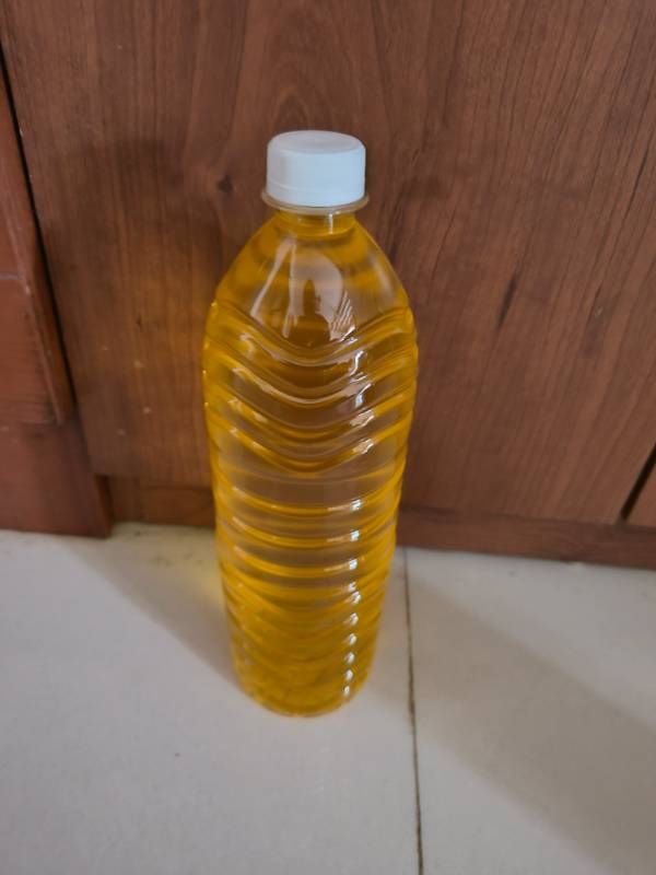 Wooden pressed Groundnut oil
