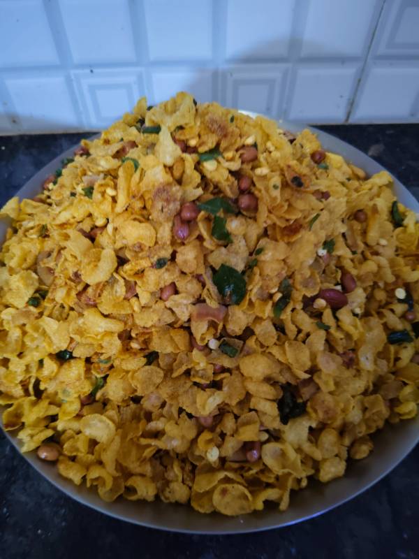 Makai poha chiwda