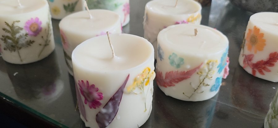 Dried flowers floral candle