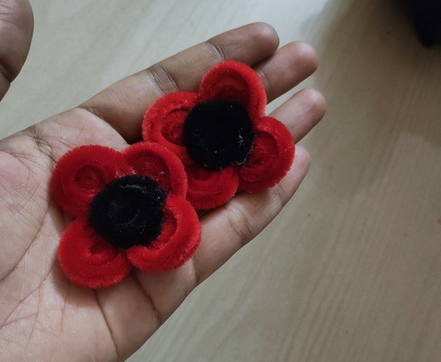 Pipe cleaner hair clips