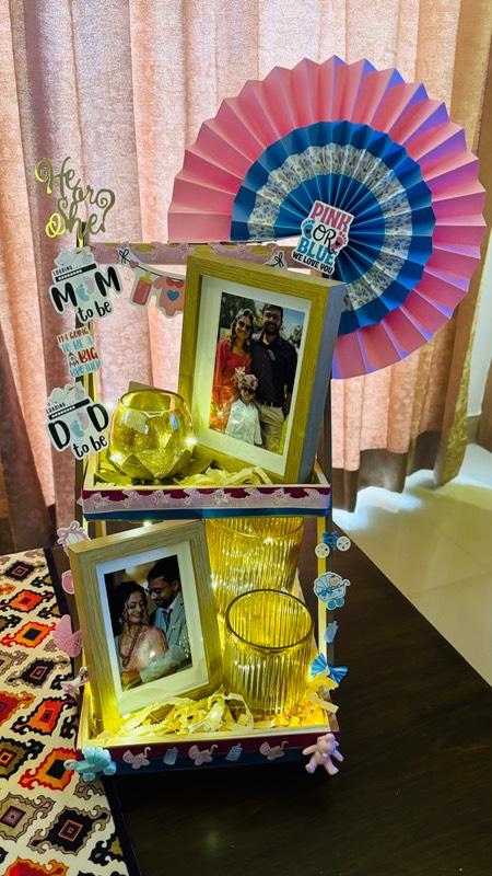 Baby shower hamper