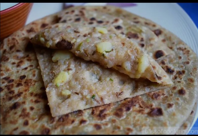 2 piece aloo payaaz paratha