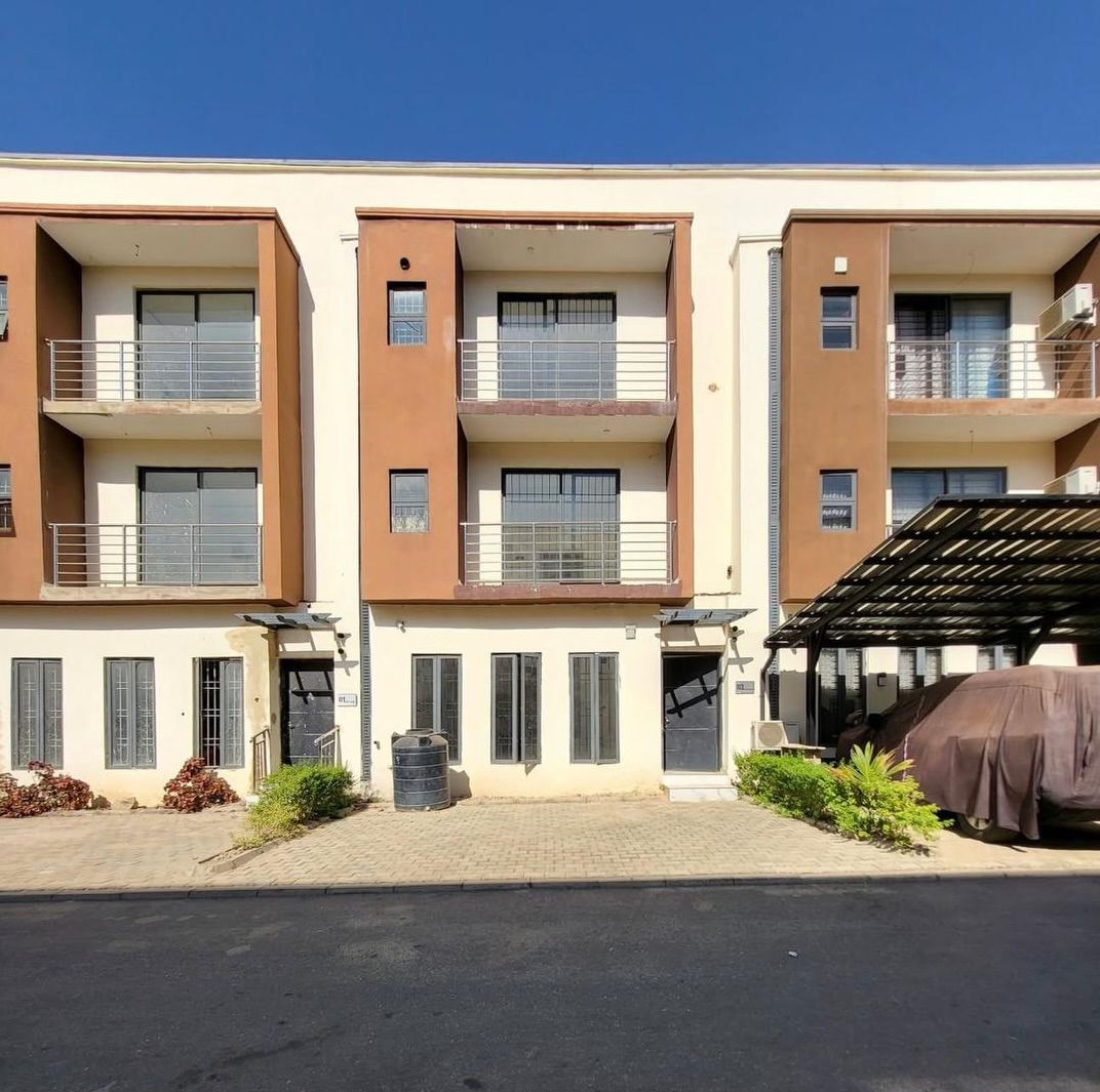 STANDARD 4 BEDROOM TOWNHOUSE FOR SALE