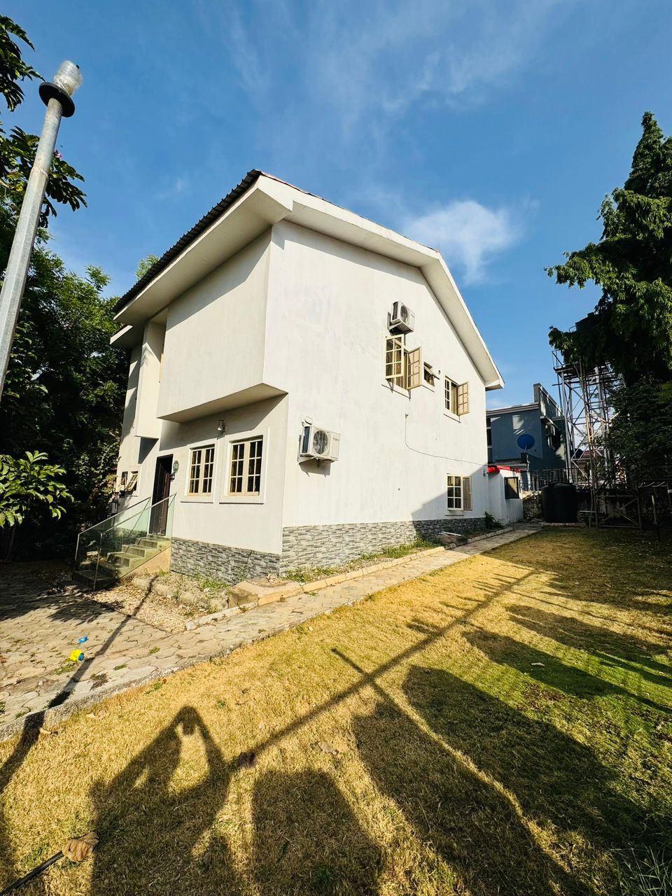 FURNISHED 3 BEDROOMs DUPLEX FOR SALE
