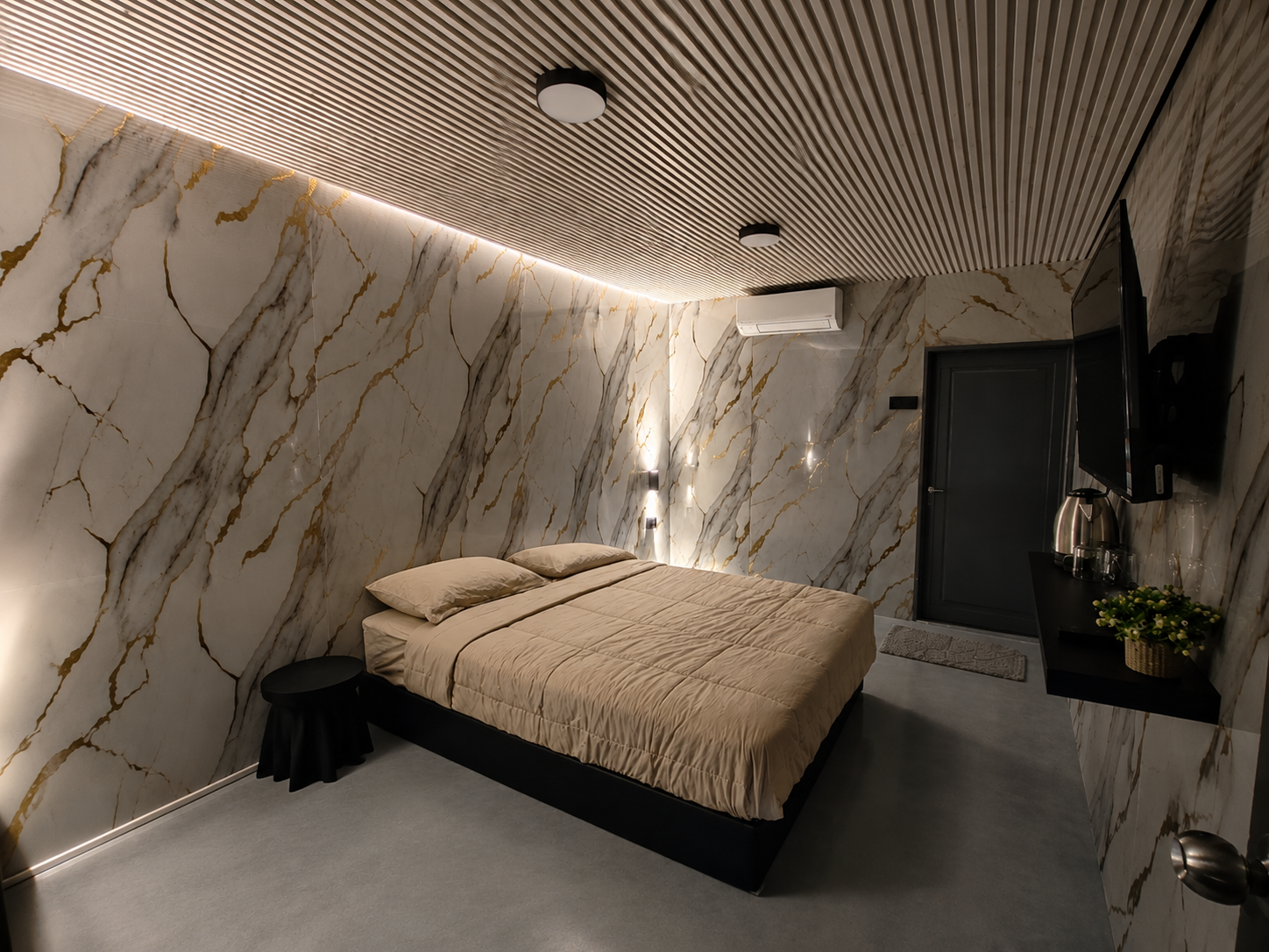 Room 06