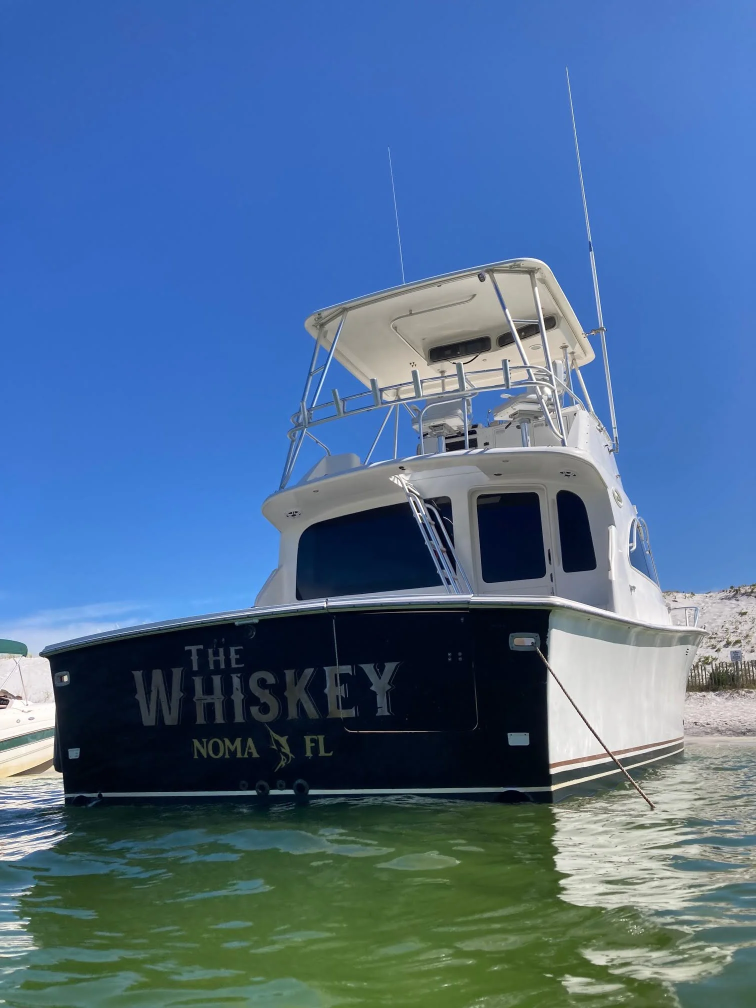 Yacht main