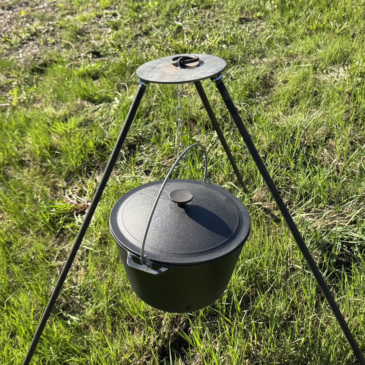 Казан чавунний туристичний на 10л з кришкою та дужкою Брізол з триногою - зображення 2