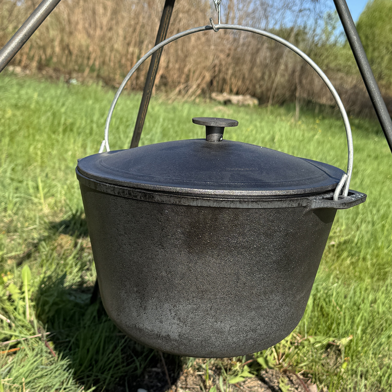 Казан чавунний туристичний на 10л з кришкою та дужкою Брізол з триногою - зображення 4
