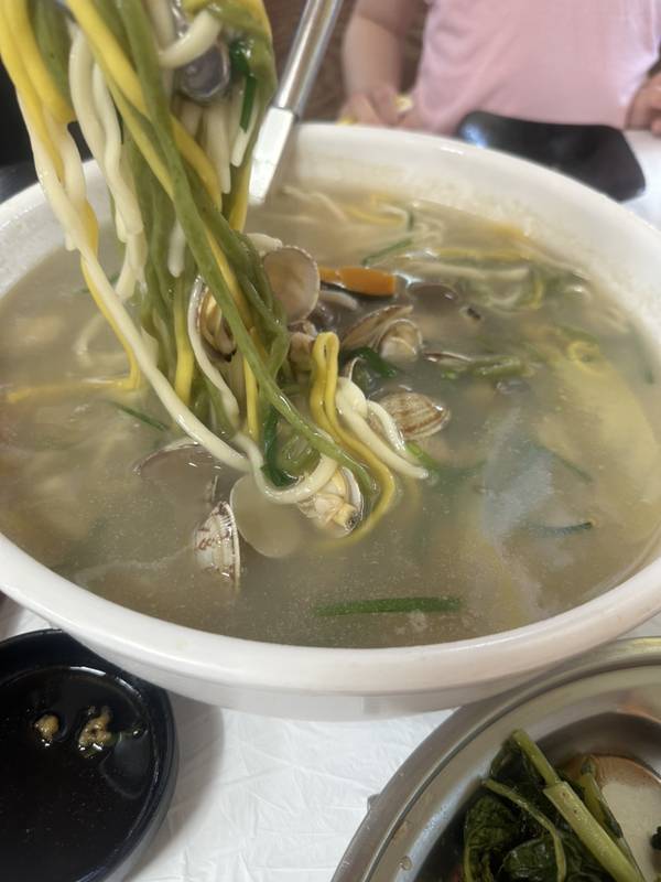 옛날보리밥삼색칼국수