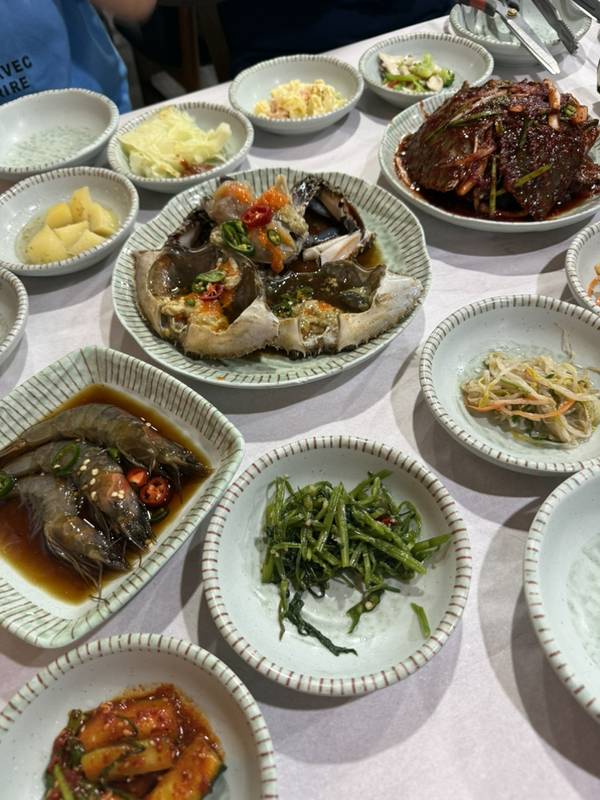 딴뚝통나무집식당