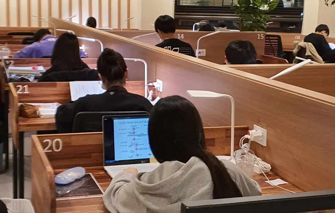 아레아스터디카페 사진 2