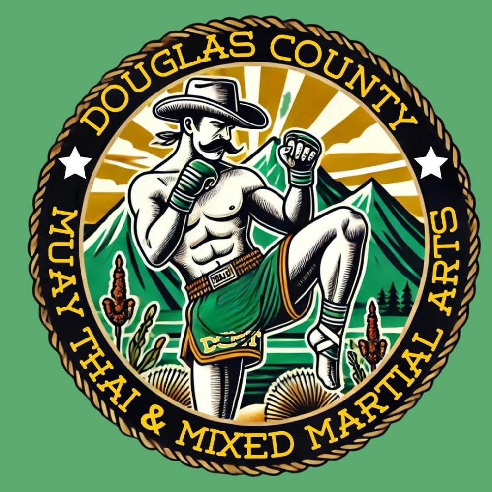 DC MUAY THAI  logo