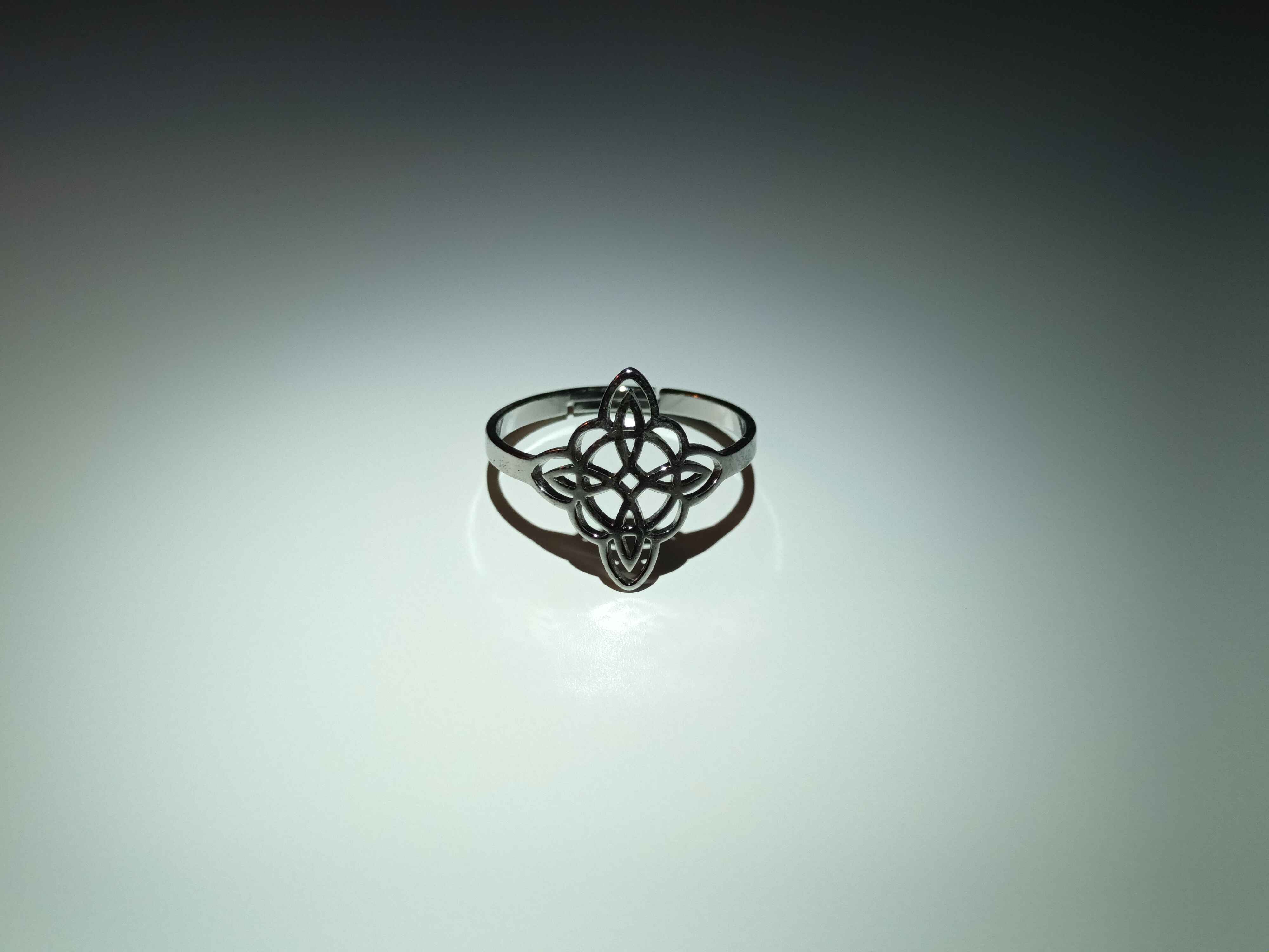 Anillo Nudo Sagrado